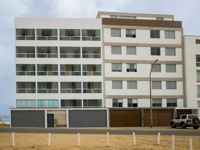 Edificio de departamentos en playa Caballeros (Punta Hermosa)